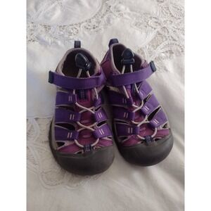 Keen Newport H2 Youth Girls Sz US 1 Sandal Purple Waterproof Hiking Shoes